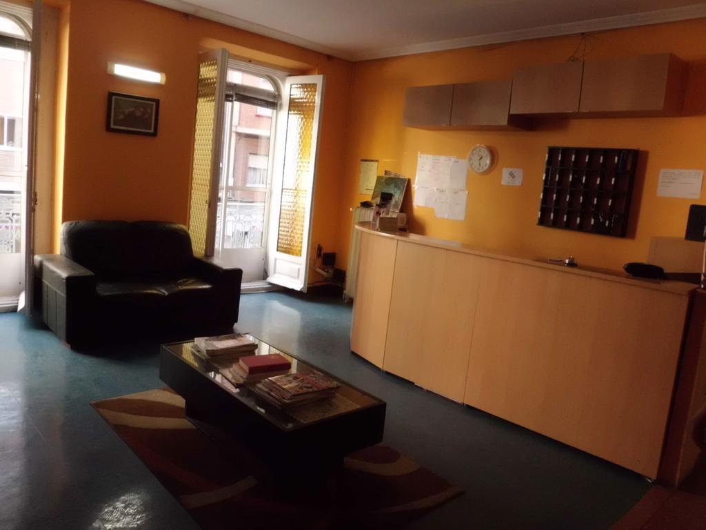 Hostal Lima Вальядолид Экстерьер фото