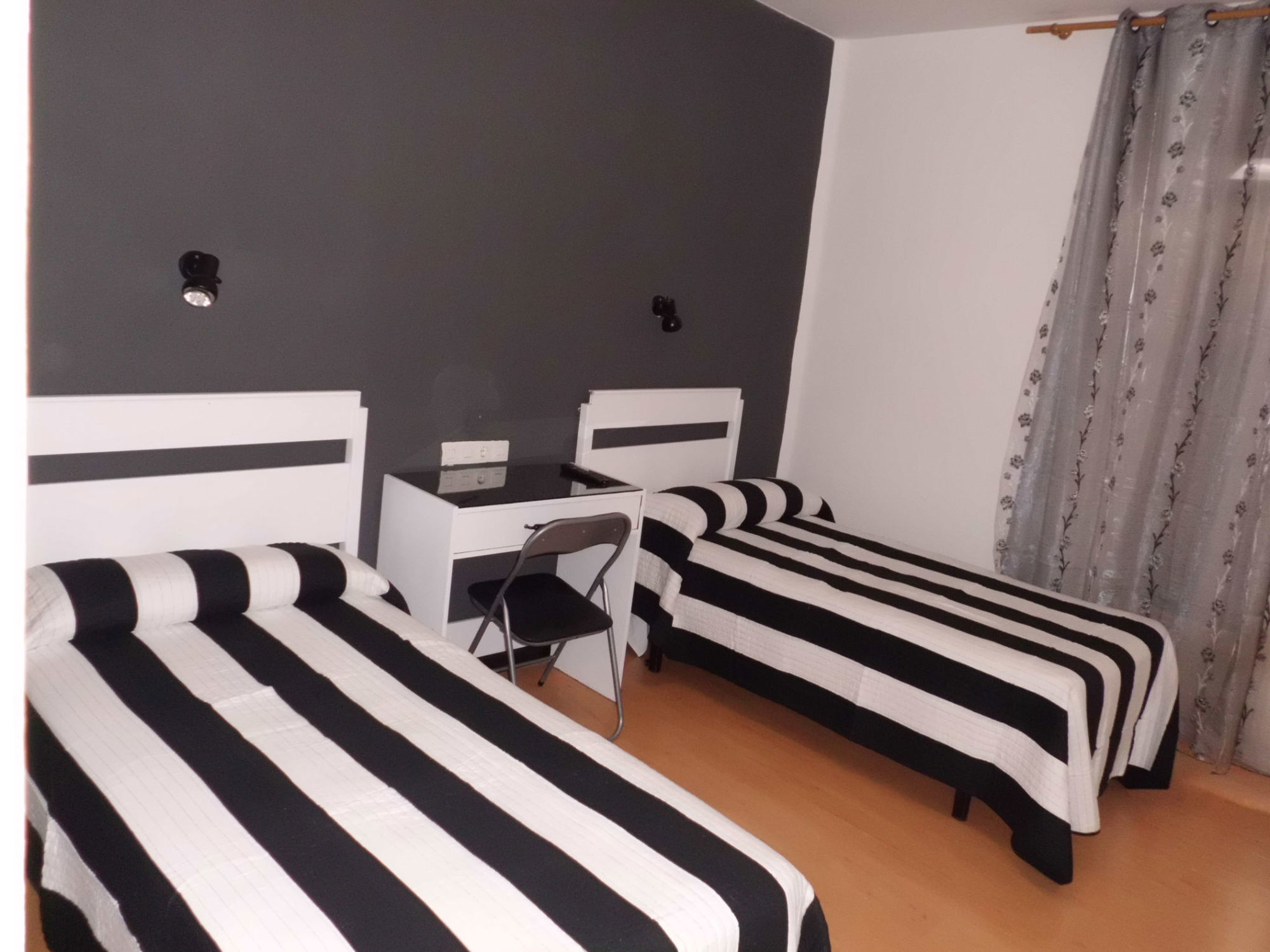 Hostal Lima Вальядолид Экстерьер фото