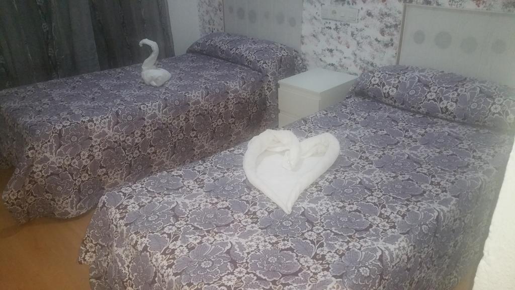 Hostal Lima Вальядолид Экстерьер фото