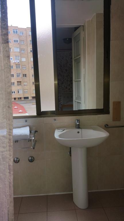 Hostal Lima Вальядолид Экстерьер фото