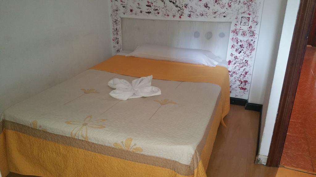 Hostal Lima Вальядолид Экстерьер фото
