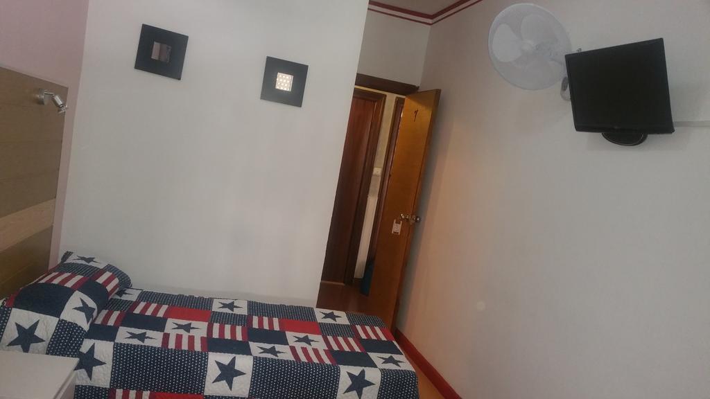 Hostal Lima Вальядолид Экстерьер фото