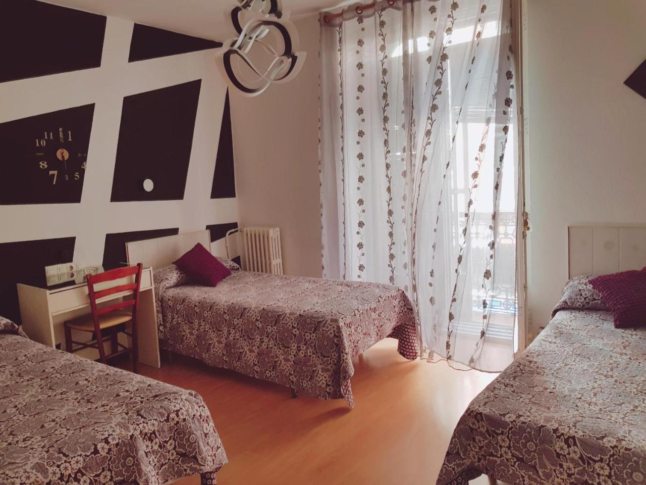 Hostal Lima Вальядолид Экстерьер фото